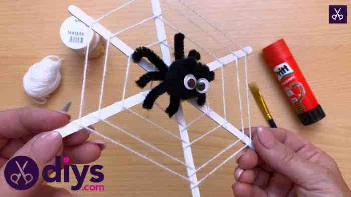 How to make a homemade spider decoration