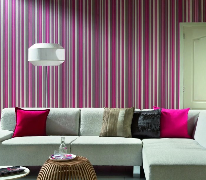 How to decorate room with wallpaper