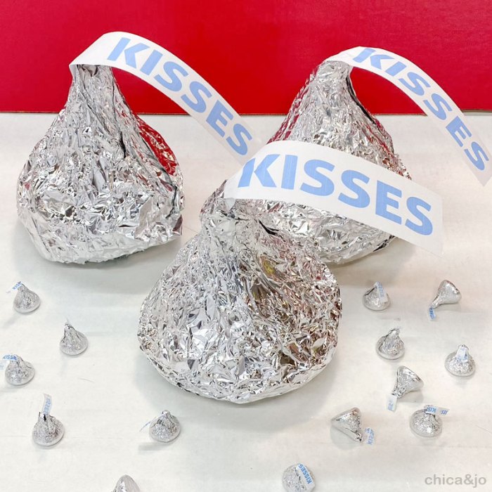 How to make a big hershey kiss decoration